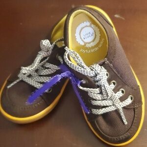 Livie and Luca Boys Lace Up Shoes Size 7 Months